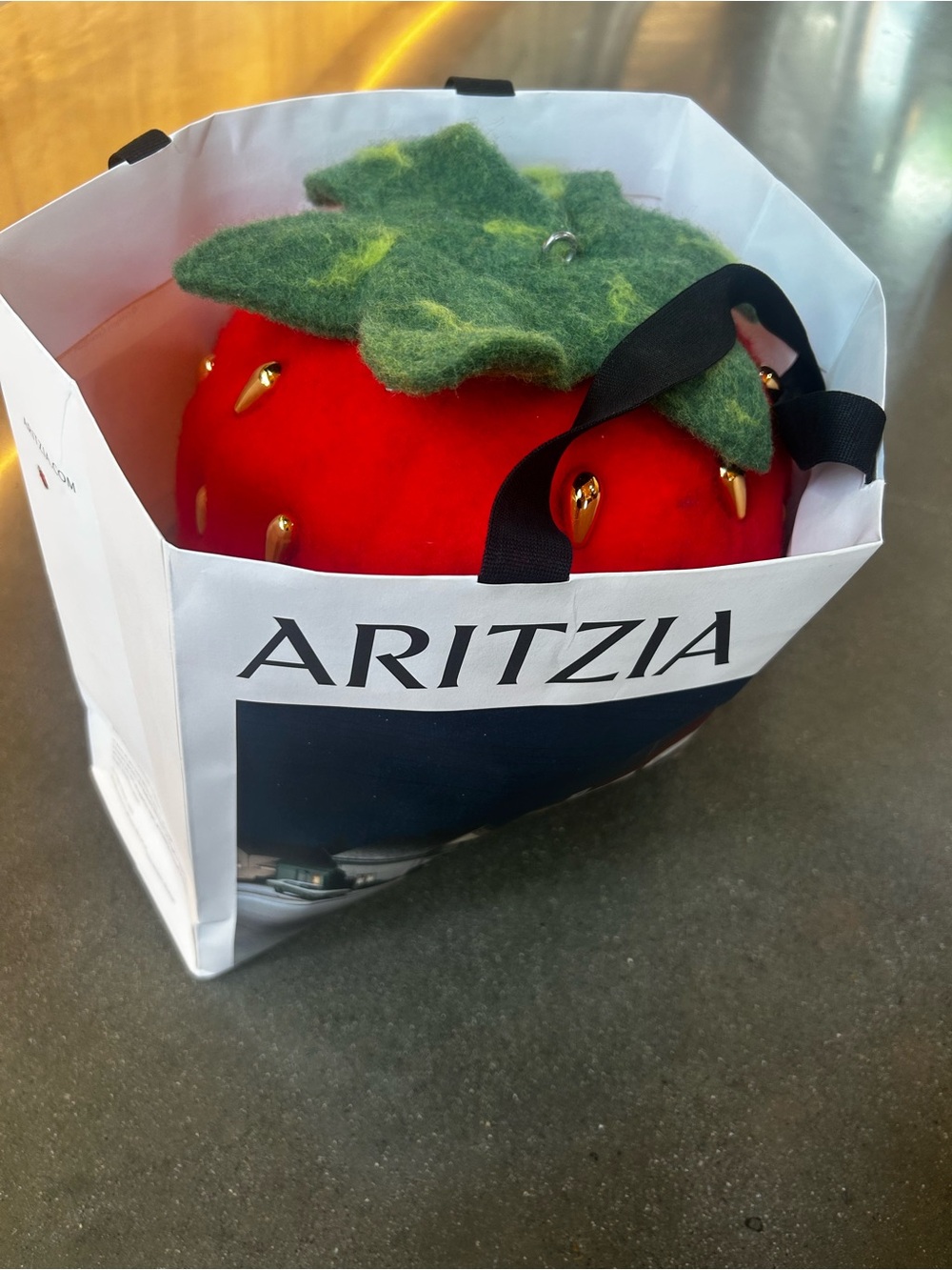 Aritzia Ombré Strawberry decor